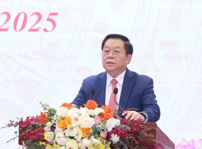 Đồng chí Nguyễn Trọng Nghĩa, Ủy viên Bộ Chính trị, Bí thư Trung ương Đảng, Trưởng Ban Tuyên giáo và Dân vận Trung ương phát biểu kết luận hội thảo. Ảnh: Phương Hoa - TTXVN