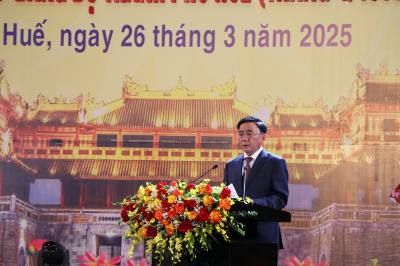 Uỷ viên Bộ Chính trị, Thường trực Ban Bí thư Trần Cẩm Tú phát biểu tại lễ kỷ niệm. Ảnh: Đỗ Trưởng - TTXVN