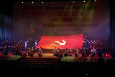 Chương trình biểu diễn văn nghệ tại lễ kỷ niệm. Ảnh: Đỗ Trưởng - TTXVN