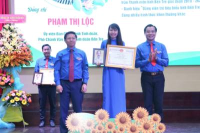 Tuyên dương các gương Thanh niên tiến làm theo lời Bác tỉnh Bến Tre năm 2025. Ảnh: Chương Đài- TTXVN 