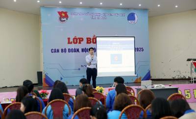 Quang cảnh lớp bồi dưỡng. Ảnh: Đại Nghĩa - TTXVN