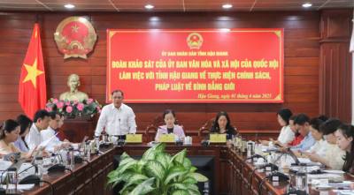 Ông Trần Chí Hùng, Phó Chủ tịch UBND tỉnh Hậu Giang, phát biểu. Ảnh: Hồng Thái - TTXVN