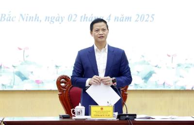 Chủ tịch UBND tỉnh Bắc Ninh Vương Quốc Tuấn phát biểu tại Hội nghị. Ảnh: Thanh Thương- TTXVN