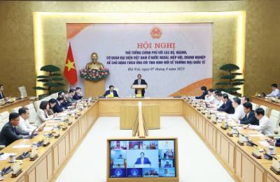 Hội nghị Thủ tướng Chính phủ với các bộ, ngành, cơ quan đại diện Việt Nam ở nước ngoài, hiệp hội, doanh nghiệp về thương mại quốc tế. Ảnh: Dương Giang-TTXVN