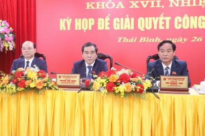 Đoàn chủ tọa điều hành Kỳ họp. Ảnh: Vũ Quang – TTXVN