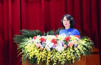 Phó Bí thư Tỉnh ủy, Chủ tịch HĐND tỉnh Quảng Ninh Trịnh Thị Minh Thanh phát biểu tại kỳ họp. Ảnh: Văn Đức - TTXVN