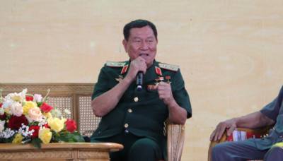Trung tướng Phạm Tuân, nguyên Chủ nhiệm Tổng cục Công nghiệp quốc phòng giao lưu tại chương trình. Ảnh: Hồng Thái - TTXVN