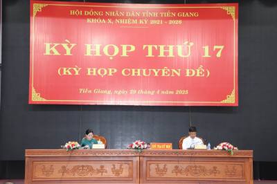 Chủ tọa kỳ họp. Ảnh: Minh Trí - TTXVN 