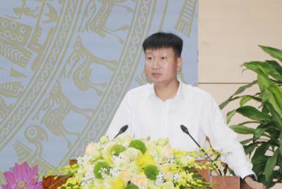 Bí thư Tỉnh ủy Yên Bái Trần Huy Tuấn trình bày báo cáo tại buổi làm việc. Ảnh: Tuấn Anh - TTXVN