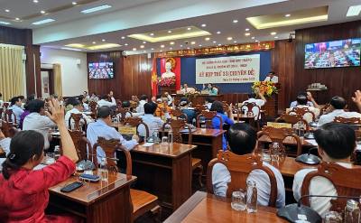 Biểu quyết thông qua nhiều Dự thảo tờ trình tại kỳ họp. Ảnh: Trung Hiếu-TTXVN