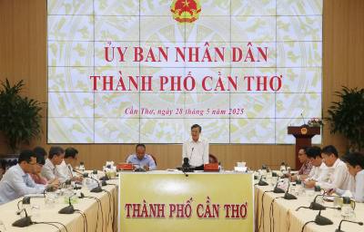 Quang cảnh cuộc họp tại điểm cầu Cần Thơ. Ảnh: Ngọc Thiện - TTXVN