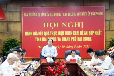 Ủy viên Trung ương Đảng, Bí thư Thành ủy Hải Phòng Lê Tiến Châu phát biểu kết luận Hội nghị. Ảnh: Mạnh Tú - TTXVN