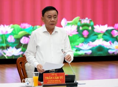 Đồng chí Trần Cẩm Tú, Ủy viên Bộ Chính trị, Thường trực Ban Bí thư phát biểu tại buổi làm việc. Ảnh: Quốc Dũng - TTXVN