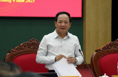 Thượng tướng Trịnh Văn Quyết, Bí thư Trung ương Đảng, Chủ nhiệm Tổng cục Chính trị QĐND Việt Nam phát biểu tại buổi làm việc. Ảnh: Trần Trang-TTXVN