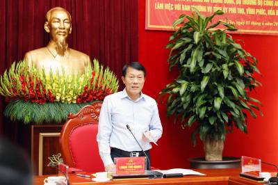 Đại tướng Lương Tam Quang, Uỷ viên Bộ Chính trị, Bí thư Đảng ủy Công an Trung ương, Bộ trưởng Bộ Công an phát biểu chỉ đạo Hội nghị. Ảnh: Tạ Toàn - TTXVN