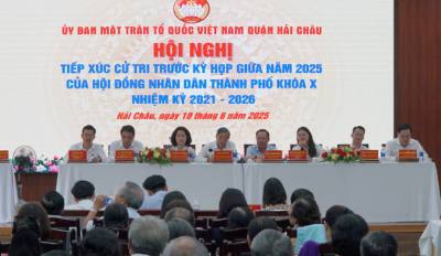Quang cảnh buổi tiếp xúc cử tri. Ảnh: Quốc Dũng – TTXVN
