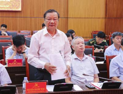 Ông Nguyễn Thanh Tùng, nguyên Phó Bí thư Tỉnh ủy, nguyên Chủ tịch HĐND tỉnh Điện Biên, phát biểu ý kiến tại Hội nghị. Ảnh: Xuân Tư - TTXVN