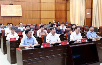 Các đại biểu dự buổi làm việc trực tuyến tại điểm cầu tỉnh Điện Biên. Ảnh: Trung Kiên - TTXVN