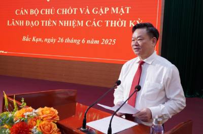 Ủy viên Ban Chấp hành Trung ương Đảng, Bí thư Tỉnh ủy Bắc Kạn Hoàng Duy Chinh phát biểu tại hội nghị. Ảnh: Nguyễn Công Hải - TTXVN

