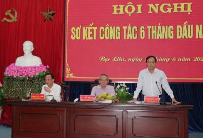 Đoàn chủ tịch điều hành hội nghị. Ảnh: Tuấn Kiệt – TTXVN