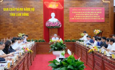 Đoàn công tác của Chính phủ đã có buổi làm việc với Ban thường vụ Tỉnh ủy Lâm Đồng tối 14/7. Ảnh: Nguyễn Dũng – TTXVN
