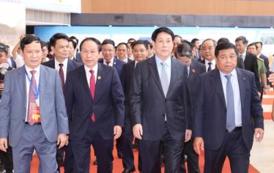 Chủ tịch nước Lương Cường cùng các đại biểu đến dự hội nghị. Ảnh: Lâm Khánh – TTXVN