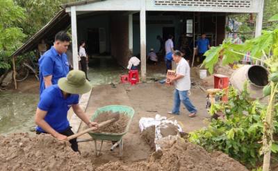 Các xã, phường tỉnh Cà Mau đang huy động nhiều lực lượng đẩy nhanh tiến độ xây dựng nhà tình nghĩa, phấn đấu hoàn thành trước 24/7/2025. Ảnh: TTXVN phát.