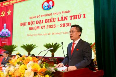 Bí thư Đảng uỷ phường Thục phán Nguyễn Thế Hoàn phát biểu tại Đại hội. Ảnh: Chu Hiệu-TTXVN