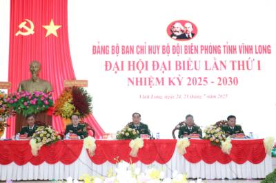 Đoàn Chủ tịch Đại hội. Ảnh: Huỳnh Phúc Hậu - TTXVN