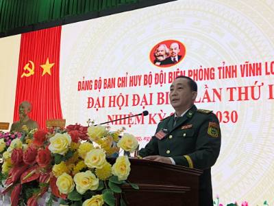 Đại tá Mai Văn Yên, Chính ủy Ban Chỉ huy Bộ đội Biên phòng tỉnh Vĩnh Long, phát biểu tại Đại hội. Ảnh: Huỳnh Phúc Hậu - TTXVN