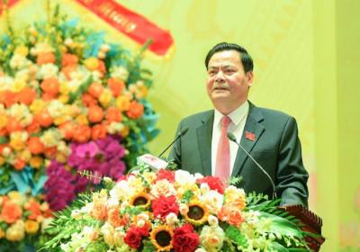Đòng chí Bùi Thành Đông, Bí thư Đảng ủy phường Hoa Lư nhiệm kỳ 2025 - 2030 phát biểu. Ảnh: Đức Phương - TTXVN