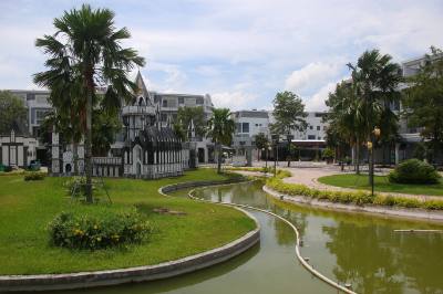 Khu đô thị bên kênh xáng Xà No thuộc phường Vị Tân, thành phố Cần Thơ. Ảnh: Duy Khương – TTXVN