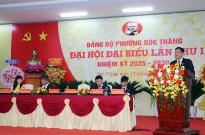 Chủ tọa Đại hội. Ảnh: Trung Hiếu-TTXVN