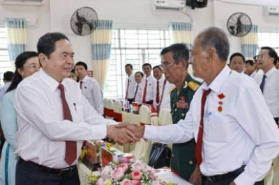 Chủ tịch Quốc hội Trần Thanh Mẫn dự Đại hội đại biểu Đảng bộ xã Thạnh Xuân lần thứ nhất, nhiệm kỳ 2025 - 2030. Ảnh: Doãn Tấn - TTXVN