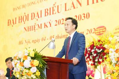 Đồng chí Lại Xuân Lâm, Phó Bí thư Đảng ủy Chính phủ, phát biểu chỉ đạo Đại hội. Ảnh: Chu Thanh Vân - TTXVN