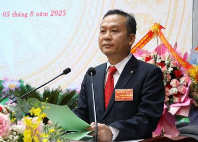 Đồng chí Nguyễn Quốc Huy, Bí thư Đảng ủy phường Lào Cai nhiệm kỳ 2025 - 2030 phát biểu tại Đại hội. Ảnh: Tuấn Khôi - TTXVN