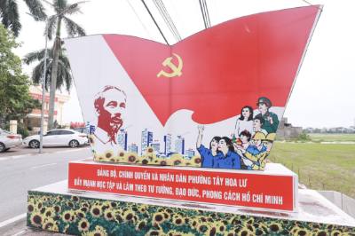 Phường Tây Hoa Lư, tỉnh Ninh Bình, đẩy mạnh tuyên truyền trực quan về công tác chuẩn bị Đại hội đại biểu Đảng bộ phường nhiệm kỳ 2025 - 2030. Ảnh: Đức Phương - TTXVN