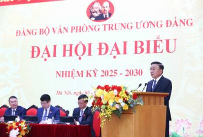 Đồng chí Trần Cẩm Tú, Uỷ viên Bộ Chính trị, Thường trực Ban Bí thư, Bí thư Đảng uỷ các cơ quan Đảng Trung ương phát biểu chỉ đạo Đại hội. Ảnh: Phương Hoa – TTXVN 