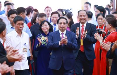 Thủ tướng Phạm Minh Chính đến dự Đại hội đại biểu Đảng bộ phường Tây Hồ lần thứ nhất, nhiệm kỳ 2025 - 2030. Ảnh: Dương Giang – TTXVN
