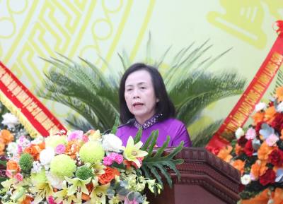 Đồng chí Đoàn Thị Hậu, Bí thư Đảng ủy các cơ quan Đảng tỉnh Lạng Sơn nhiệm kỳ 2025-2030 phát biểu tại Đại hội. Ảnh: Quang Duy – TTXVN