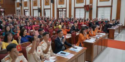 Các đại biểu biểu quyết thông qua Nghị quyết nhiệm kỳ 2025-2030. Ảnh: Hoài Nam – TTXVN
