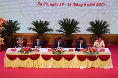 Đoàn Chủ tịch điều hành Đại hội. Ảnh: Tuấn Khôi - TTXVN