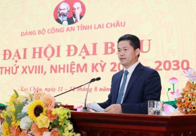 Ủy viên dự khuyết Ban Chấp hành Trung ương Đảng, Phó Bí thư Thường trực Tỉnh ủy Lai Châu phát biểu chúc mừng. Ảnh: Quý Trung - TTXVN