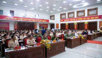 Đại biểu dự Đại hội đại biểu Đảng bộ Công an tỉnh Đắk Lắk nhiệm kỳ 2025 - 2030. Ảnh: Ngọc Minh - TTXVN