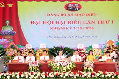 Đoàn Chủ tịch điều hành Đại hội. Ảnh: Mạnh Tú - TTXVN