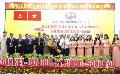 Ban chấp hành Đảng bộ phường Sài Gòn (TP. Hồ Chí Minh) gồm 27 đồng chí ra mắt Đại hội. Ảnh: Hữu Duyên - TTXVN