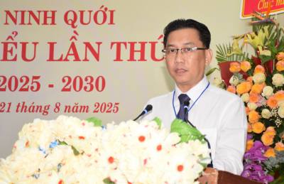 Bí thư Đảng ủy xã Ninh Quới Nguyễn Minh Nhựt phát biểu khai mạc Đại hội. Ảnh: Tuấn Kiệt – TTXVN.