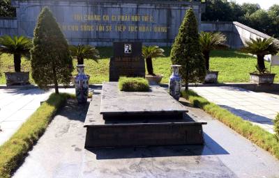 Khu mộ cố Tổng Bí thư Hà Huy Tập. Ảnh: Công Tường-TTXVN