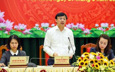 Trưởng Ban Tuyên giáo và Dân vận Tỉnh ủy Bắc Ninh Nguyễn Đình Lợi phát biểu tại hội nghị. Ảnh: Đồng Thúy-TTXVN