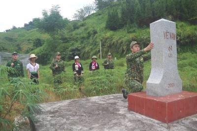 Với hơn 265 km đường biên giới, tiếp giáp tỉnh Vân Nam (Trung Quốc), Lai Châu là địa bàn trọng yếu trong chiến lược bảo vệ biên giới quốc gia, đây là nhiệm vụ chính trị hàng đầu để bảo vệ vững chắc chủ quyền, đường biên, mốc giới của Tổ quốc. Ảnh: TTXVN phát